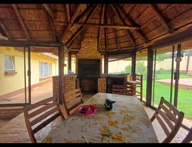 4 BEDROOM HOUSE FOR SALE IN LINMEYER